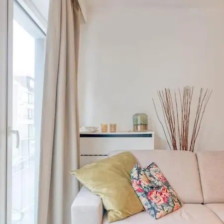 Charming 1-bedroom Haven: Your Cozy Retreat كنوك هايست